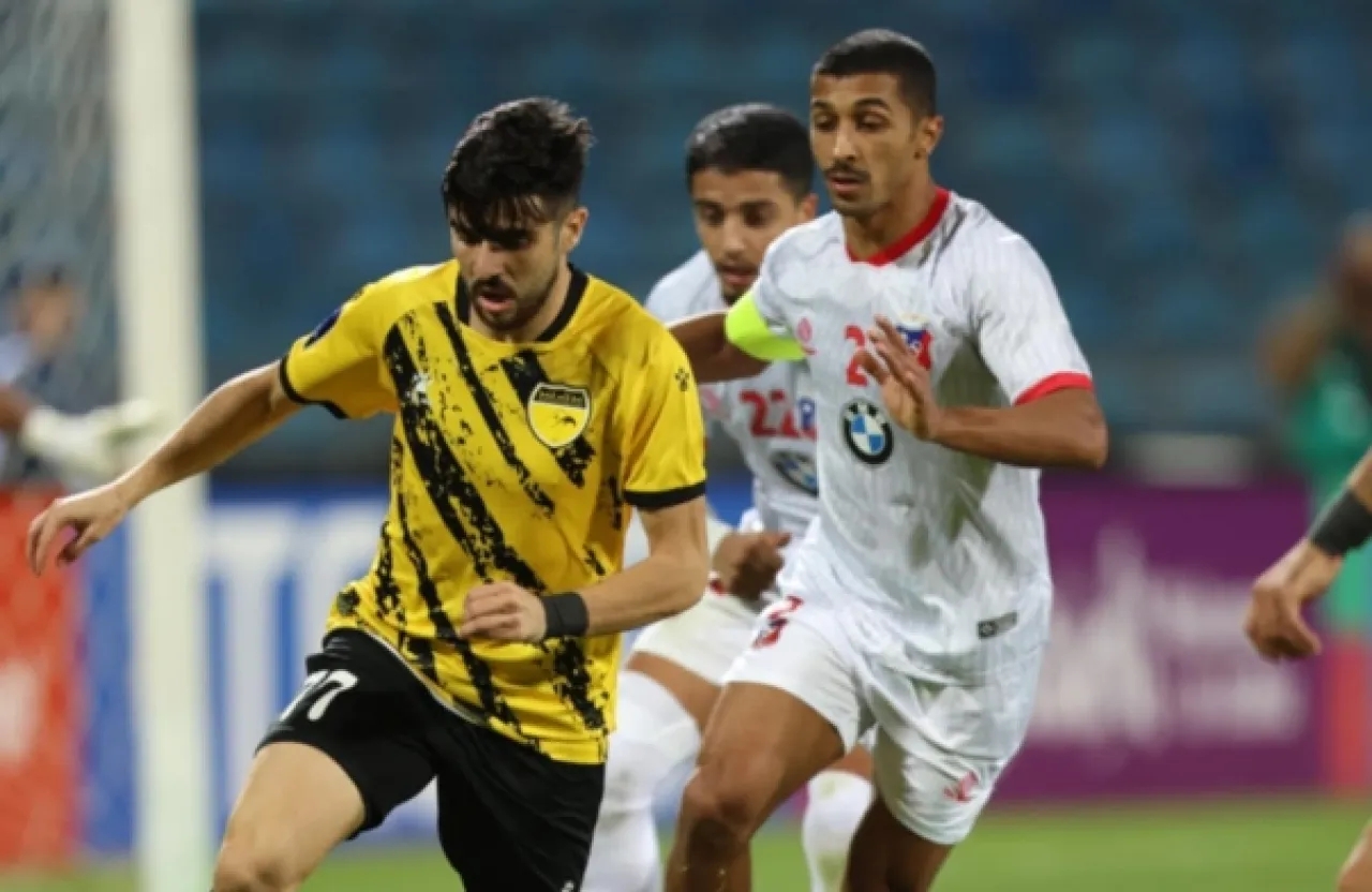 الحسين اربد يمنع نجمه عارف الحاج من السفر