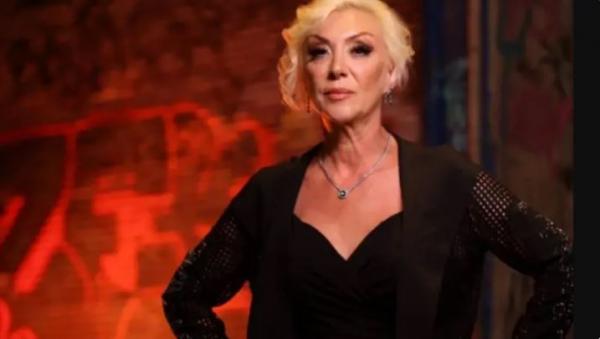 سقطت من شرفة منزلها .. مقتل مغنية تركية شهيرة