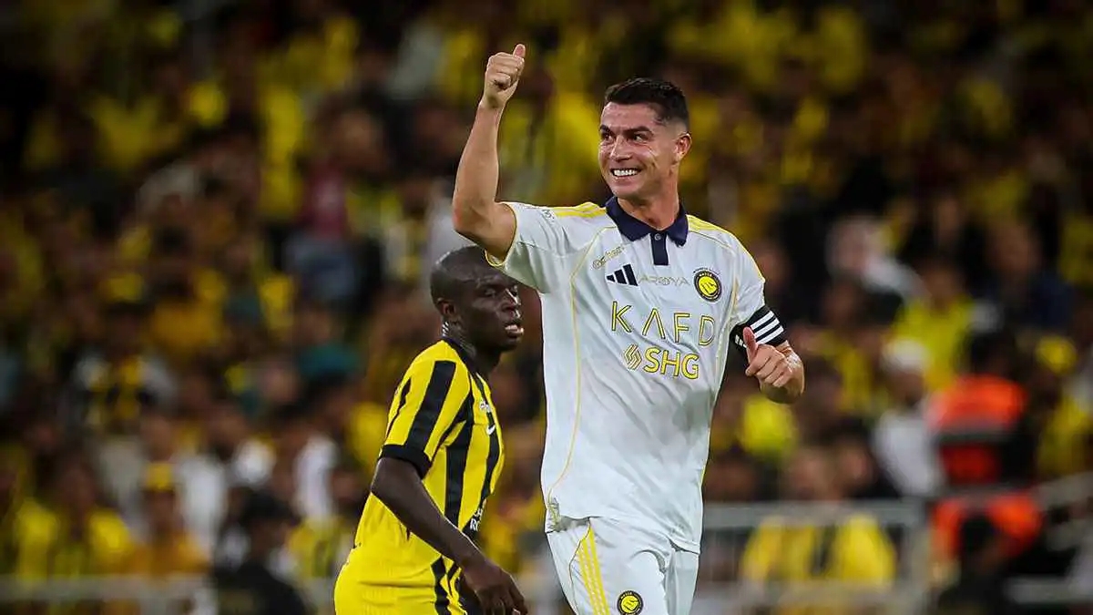 كريستيانو رونالدو يفاجئ إعلاميا: أنت لست قويا.. اذهب للتدريب (فيديو)