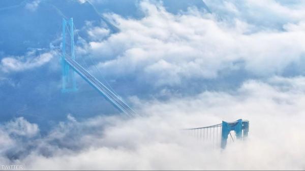 الصين تفتتح أطول جسر في العالم أمام حركة المرور