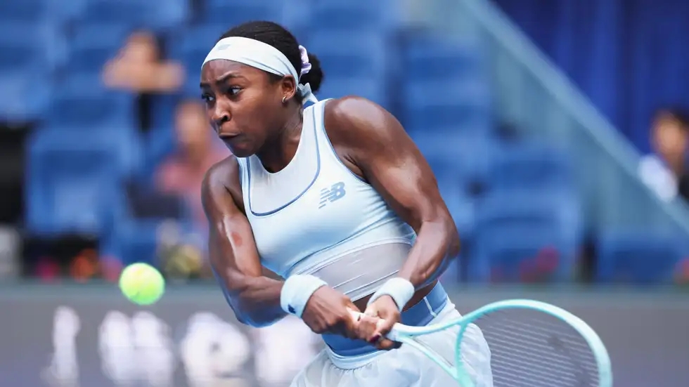 جوف تحيي ذكريات فوزنياكي في الفوز على فيرنانديز