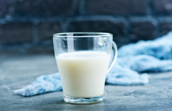 الحليب وسكر الدم: الطبيعي (اللاكتوز) مقابل المُضاف