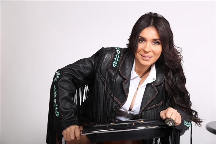 بعد الانتقادات.. دينا : الرقص فنّ ورسالة تعكس ثقافة المجتمع المصري