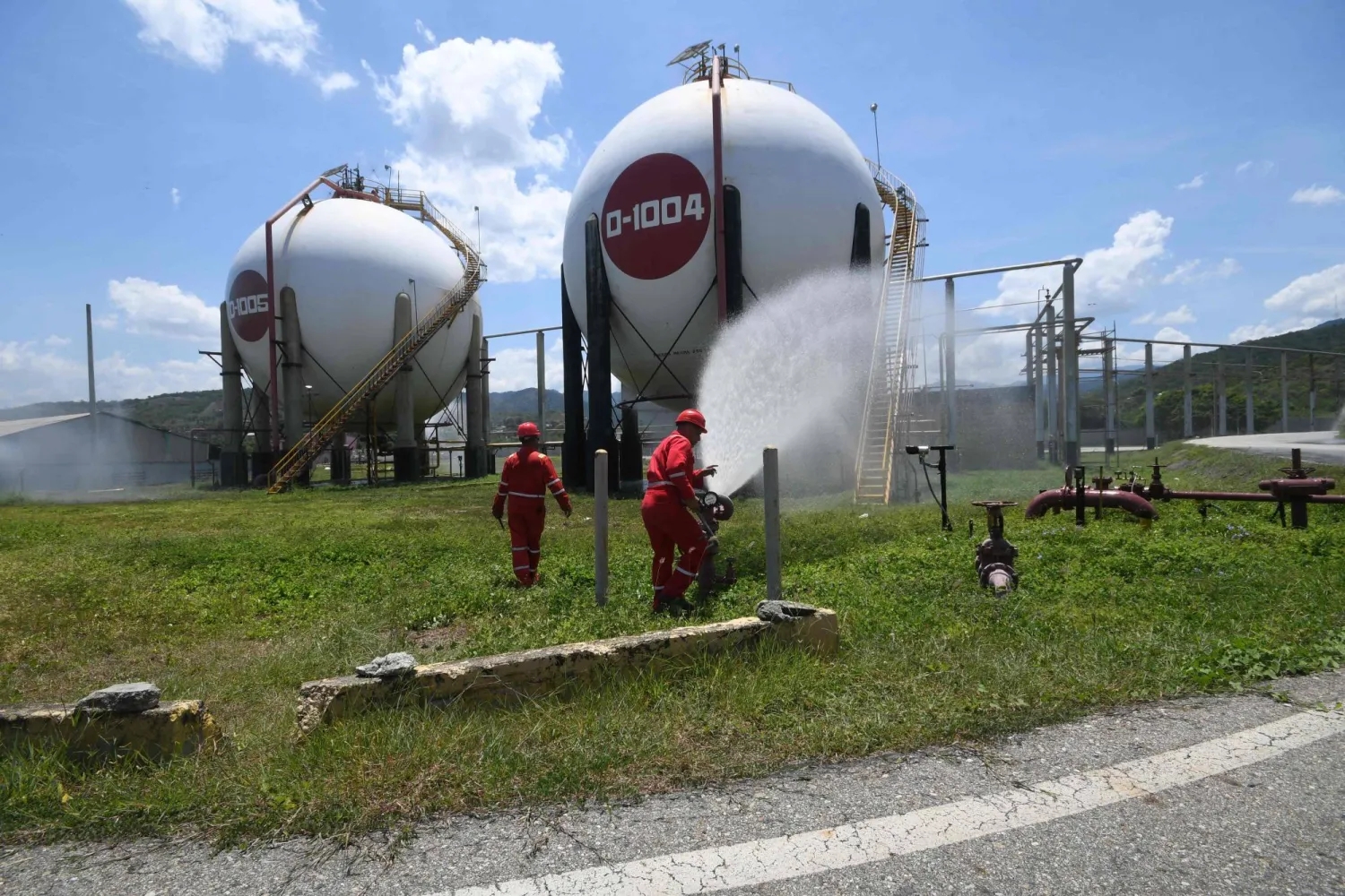 عوامل جيوسياسية واقتصادية تضغط على أسعار النفط... وترقب لاجتماع «أوبك بلس»