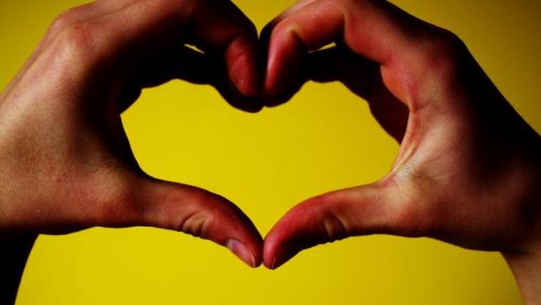 القلب يعشق.. اسطورة غير حقيقية .. من يحرك المشاعر؟