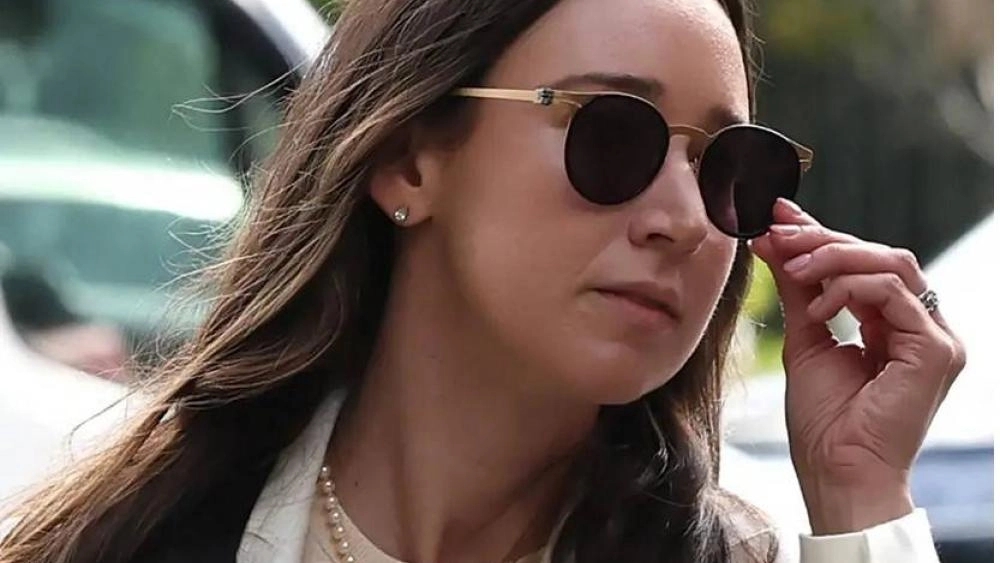 رائدة أعمال أمريكية تستغل غباء 300 مصرفي وتستولى على 175 مليون دولار