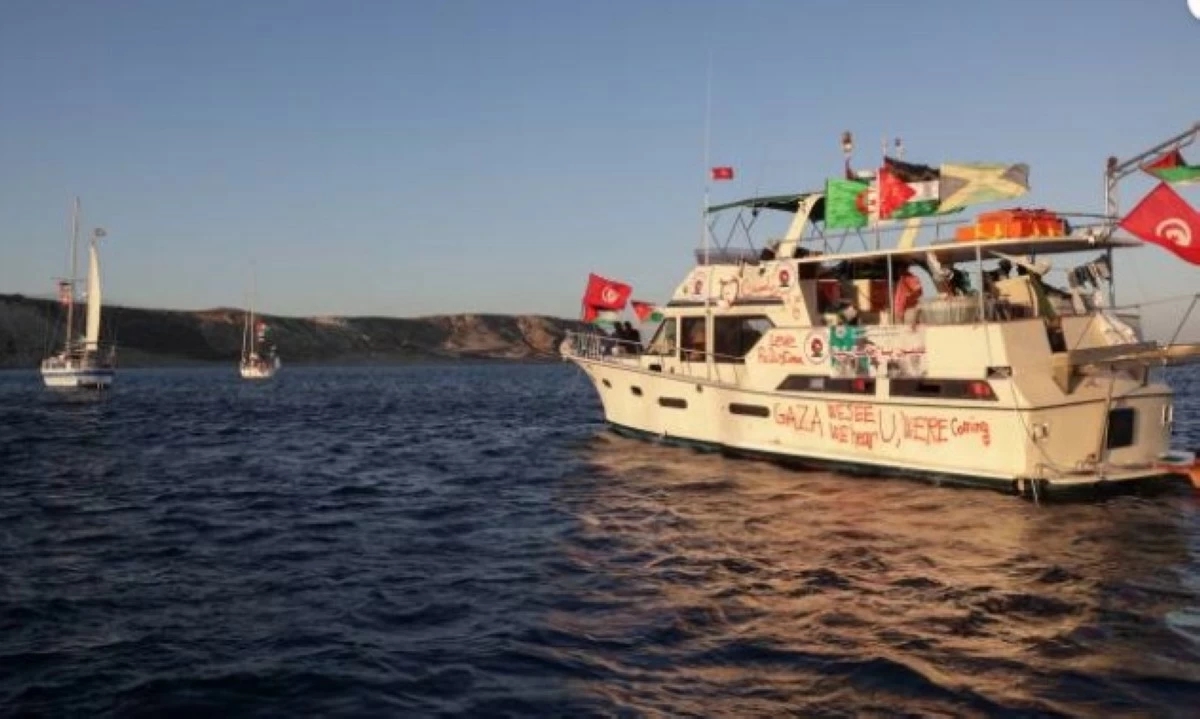 غموض يكتنف مصير أسطول الصمود بعد رصد سفينة حربية