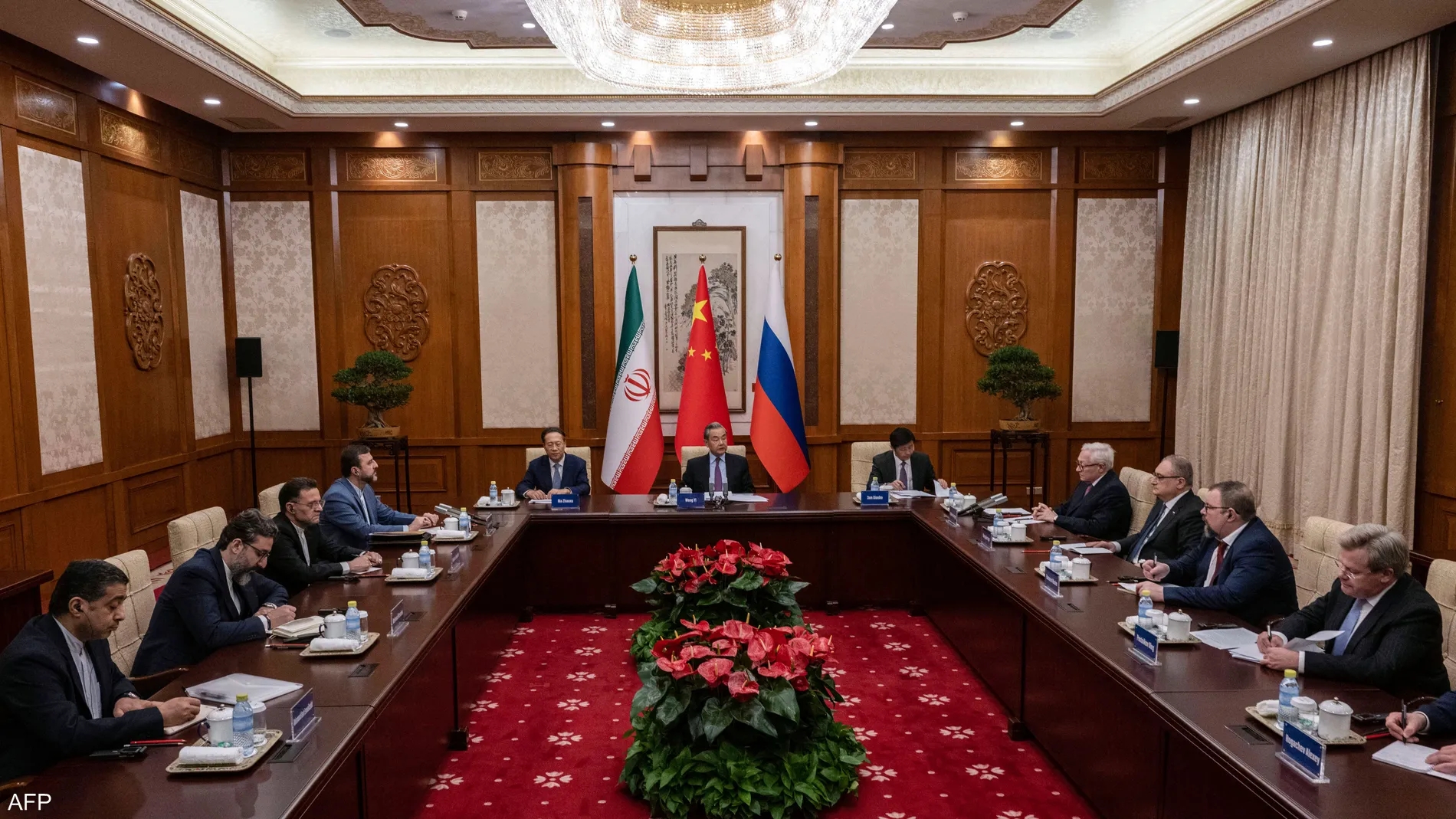 بعد عودة العقوبات.. ماذا يمكن أن تقدم روسيا والصين لإيران؟