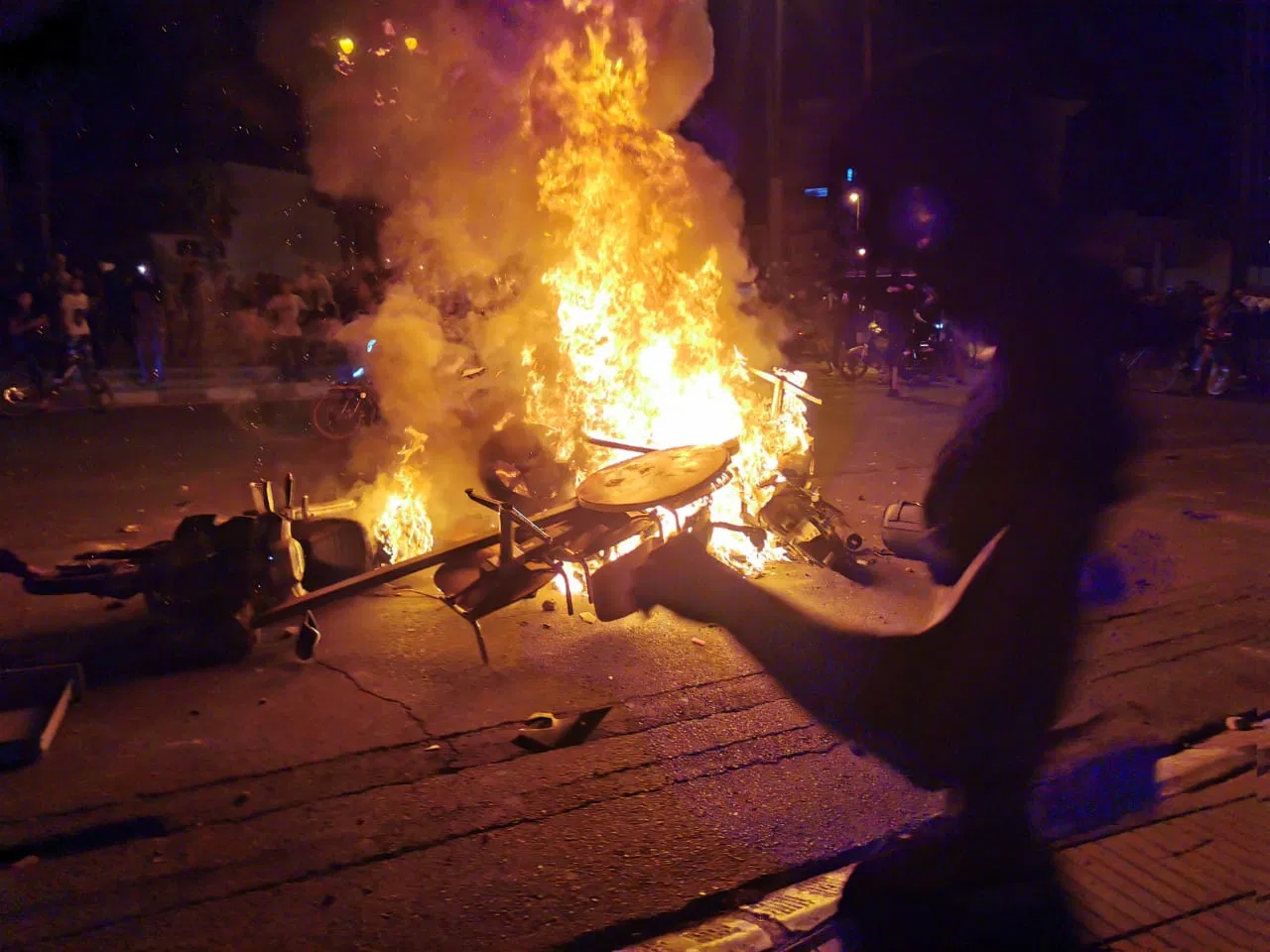 لليوم الخامس على التوالي..مدن مغربية تعيش على وقع ليلة سوداء عنف وشغب وخسائر جسيمة