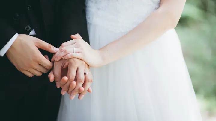 نقيب المأذونين في مصر: العديد من الفتيات يفضلن الزواج العرفي