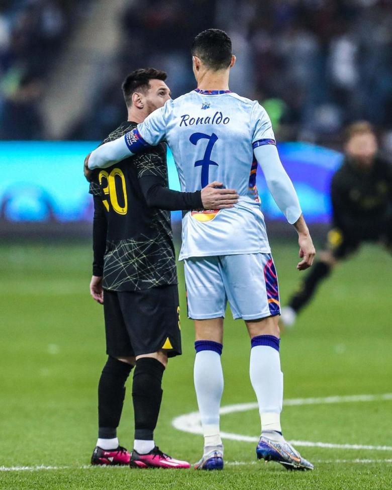 كم تبلغ قيمة التأمين على ساق كريستيانو رونالدو وميسي؟