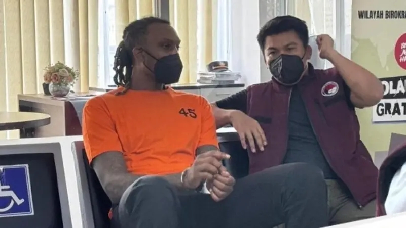 استورد حلوى جيلاتينية.. لاعب أميركي يواجه الإعدام في إندونيسيا