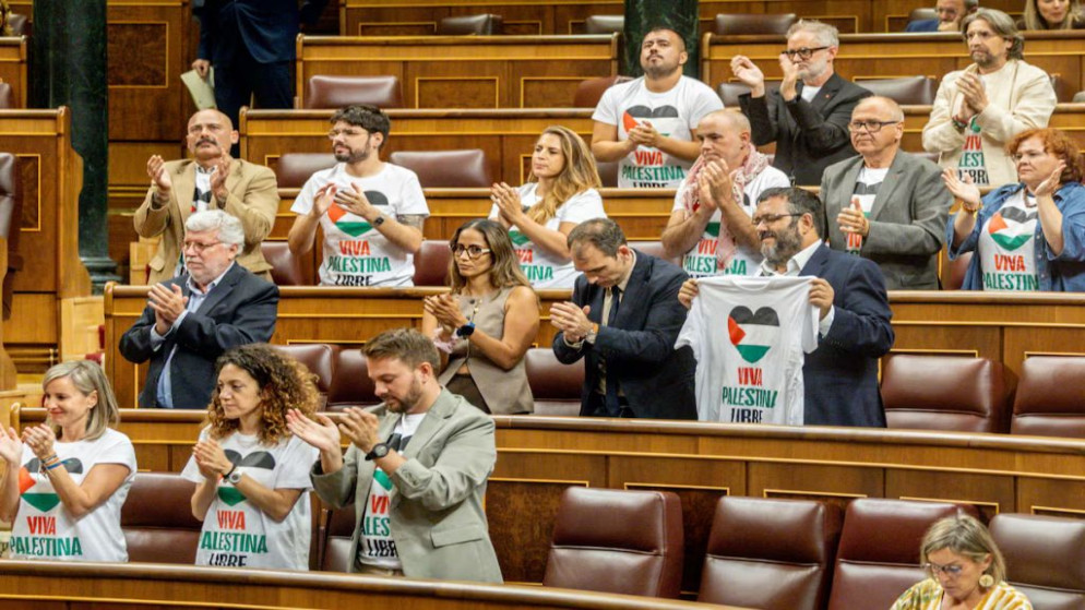 البرلمان الإسباني يُقرّ قانونا يحظر تصدير الأسلحة لإسرائيل