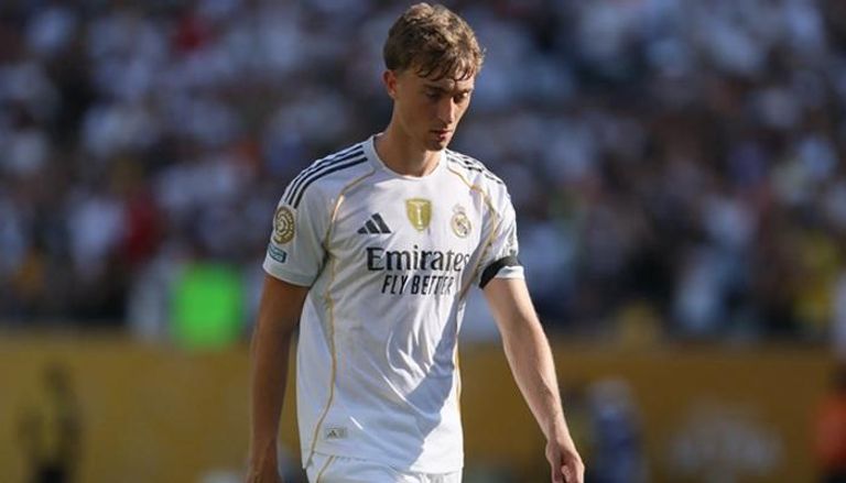 مفاجأة.. دين هويسن يصعق ريال مدريد قبل الكلاسيكو