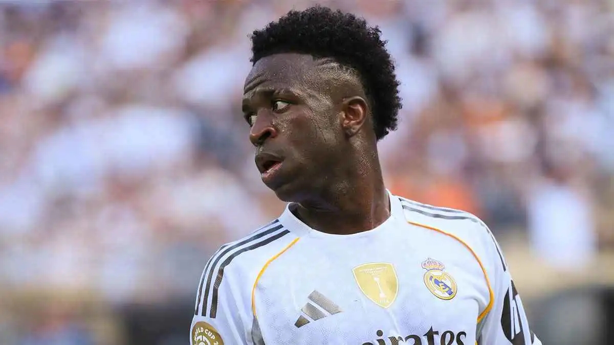 من حرق منزل فينيسيوس جونيور في اسبانيا اثناء وجوده في البرازيل