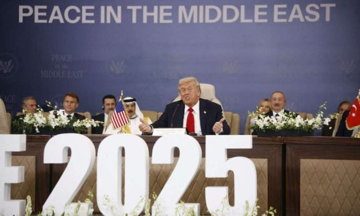 الغارديان: المصالح الشخصية دفعت ترامب لوقف الحرب في غزة.. فهل تكفي لإحلال السلام؟