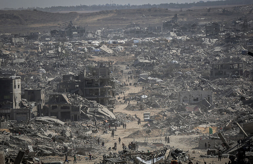 نحو 10 آلاف شهيد ما زالوا تحت أنقاض المنازل المدمرة