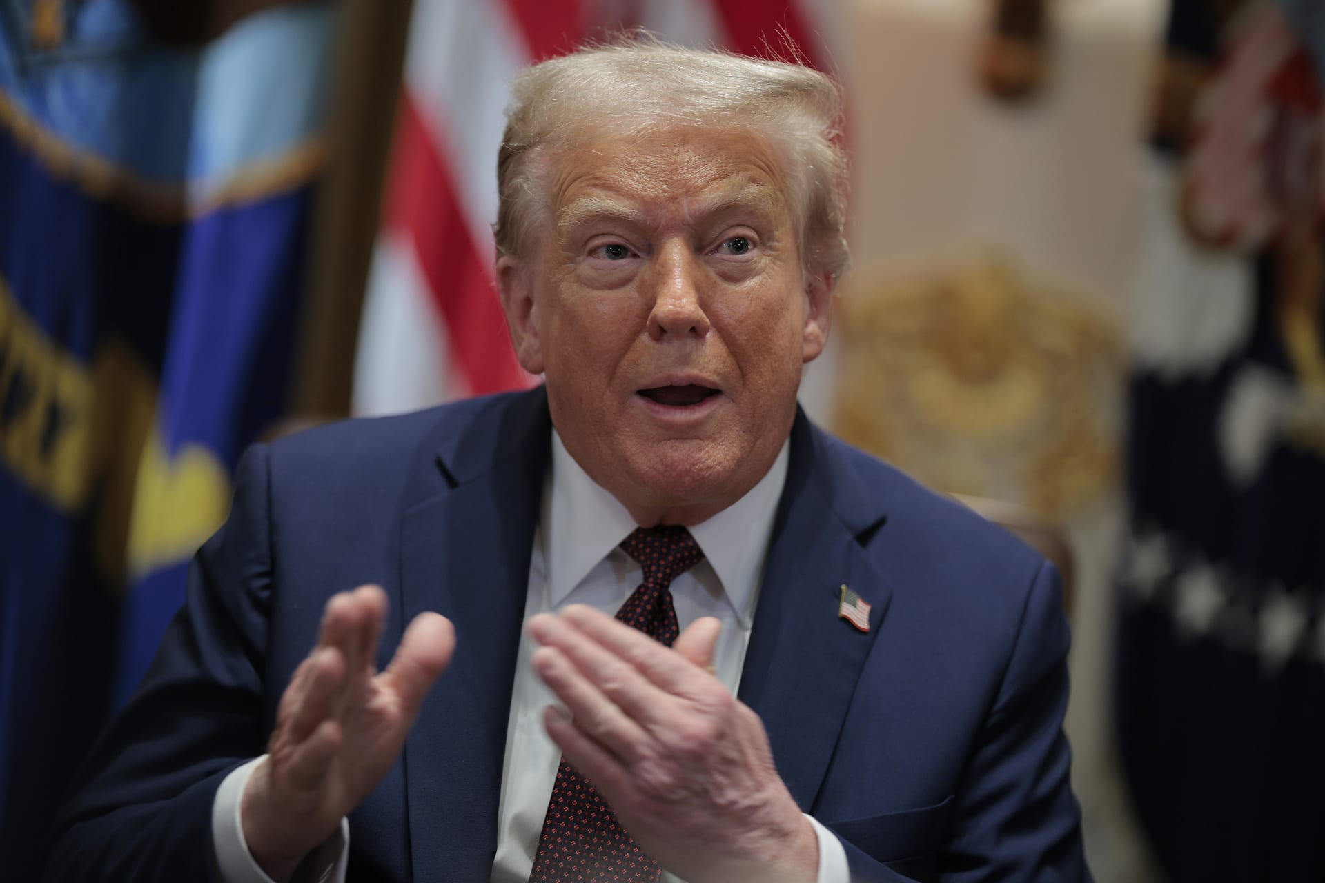 ترامب يصف رئيس دولة بزعيم المخدرات فمن هو !