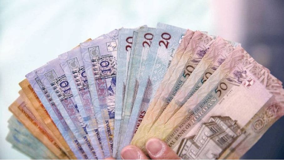 طلب ملحوظ على الدينار عند شركات الصرافة