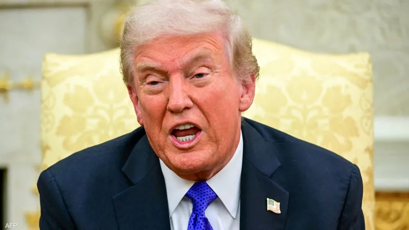 فيديو لترامب يفقد أعصابه.. ويهاجم صحفيا داخل البيت الأبيض