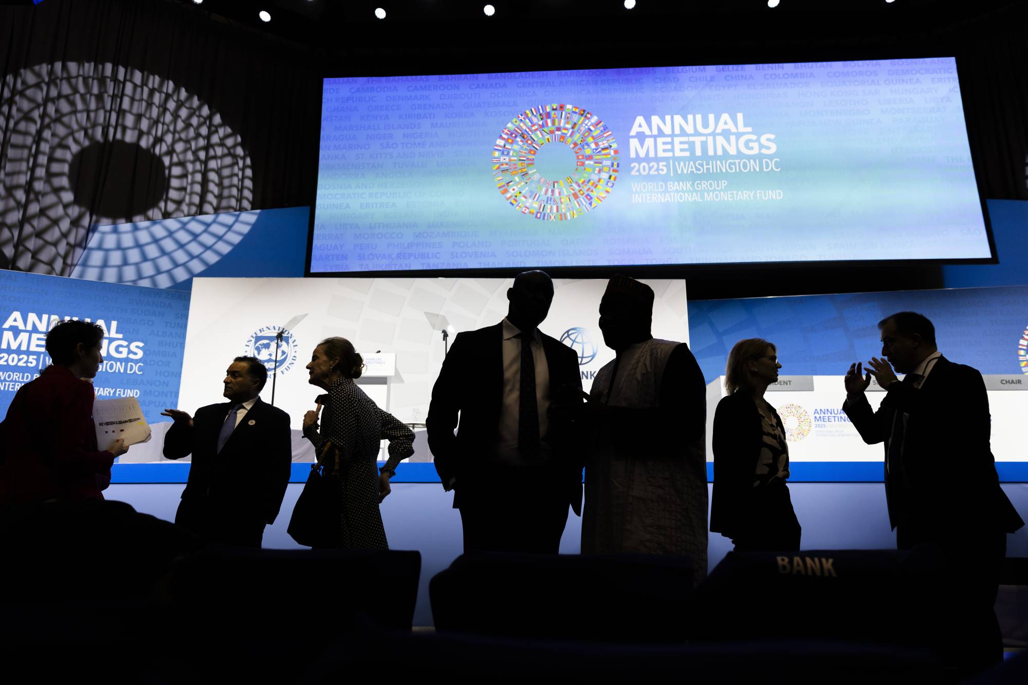 صندوق النقد الدولي يحث آسيا على خفض الحواجز التجارية لمواجهة الرسوم