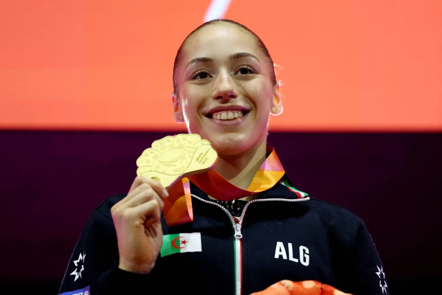 «مونديال الجمباز»: الجزائرية نمور تحرز ذهبية العارضتين