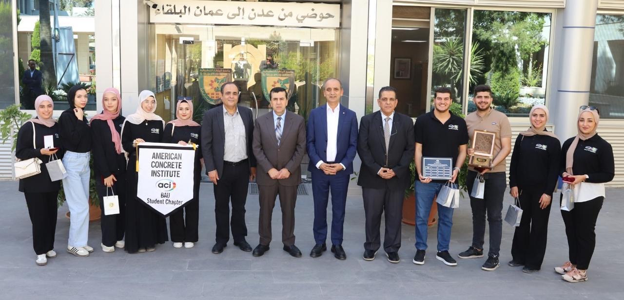 رئيس جامعة البلقاء التطبيقية يكرّم الفريق الفائز بجائزة “الفرع الطلابي المتميز لعام 2024” من معهد الخرسانة الأمريكي