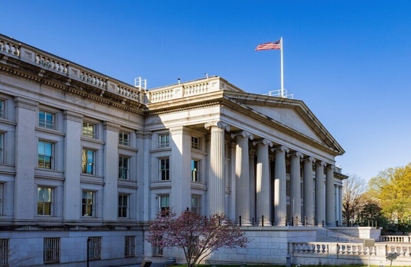 الخزانة الأمريكية: رواتب العسكريين الأمريكيين قد تتوقف بسبب الإغلاق الحكومي