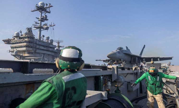 تحطم طائرتين تابعتين للبحرية الأمريكية في بحر الصين الجنوبي