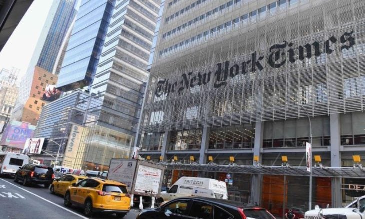 150 كاتبا وناشطا يقاطعون صحيفة “نيويورك تايمز” بسبب تحيزها في حرب غزة ويطالبونها بالتغيير