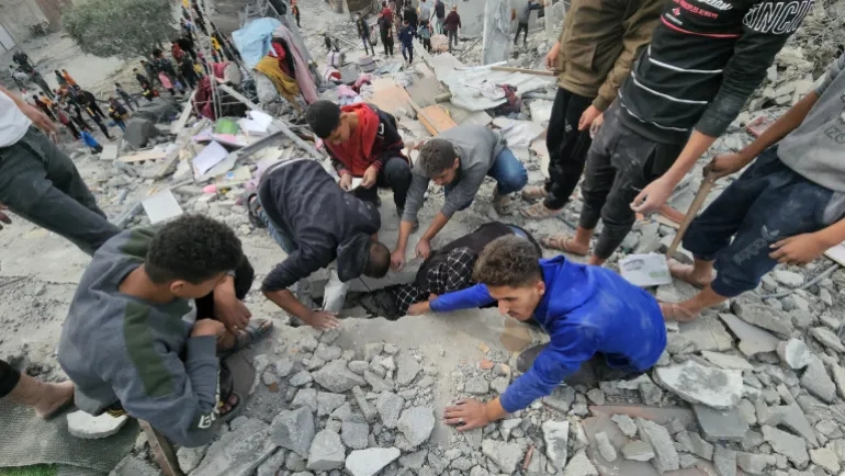 لأولوّية للجثامين الإسرائيليين… ماذا عن آلاف المفقودين الفلسطينيين تحت الركام؟