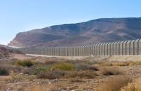 تصاعد التوتر على الحدود المصرية.. سرب الطائرات المسيرة يواصل مضايقة الجيش الإسرائيلي