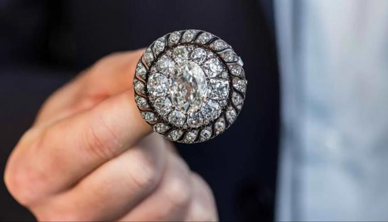 بروش نابليون بونابرت في مزاد.. والسعر فلكي