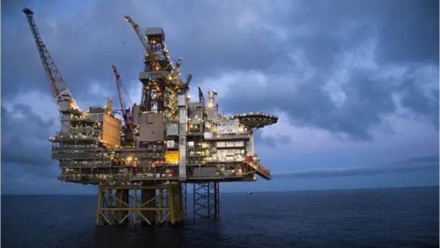 النفط يرتفع مع آمال إنهاء الإغلاق الأميركي