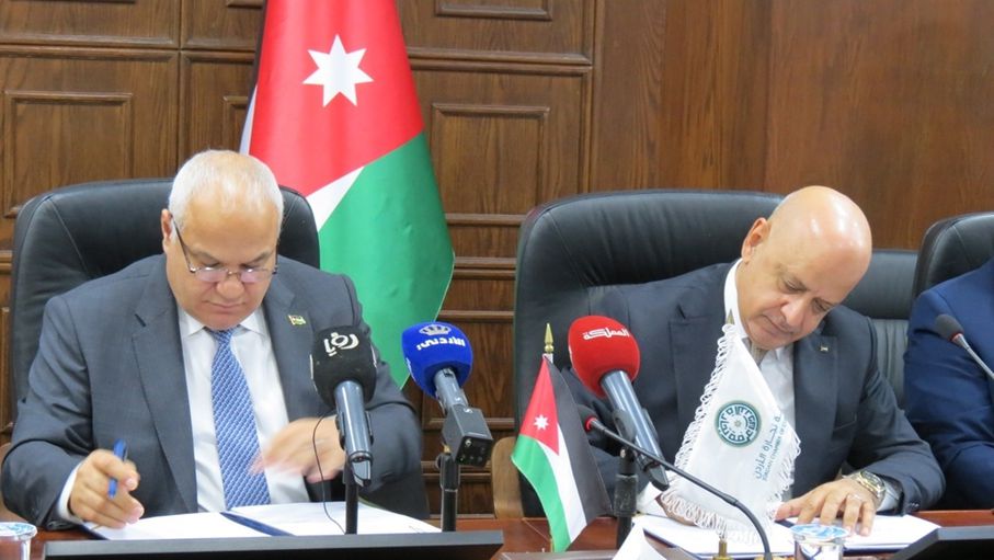 مذكرة تفاهم لتوفير عمالة وافدة للقطاع التجاري مقابل تشغيل أردنيين