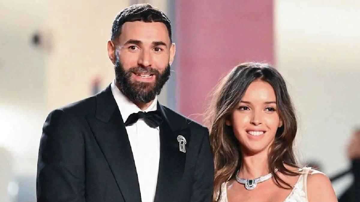 بنزيما ينتفض للرد على إعلامي فرنسي هاجم زوجته (صور)