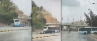 انزلاق حافلة نقل عام وعبورها للجزيرة الوسطية واصطدامها بمركبة أخرى