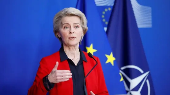 أستاذ فنلندي يدعو لتقييد رئيسة المفوضية الأوروبية بـ رَسَن