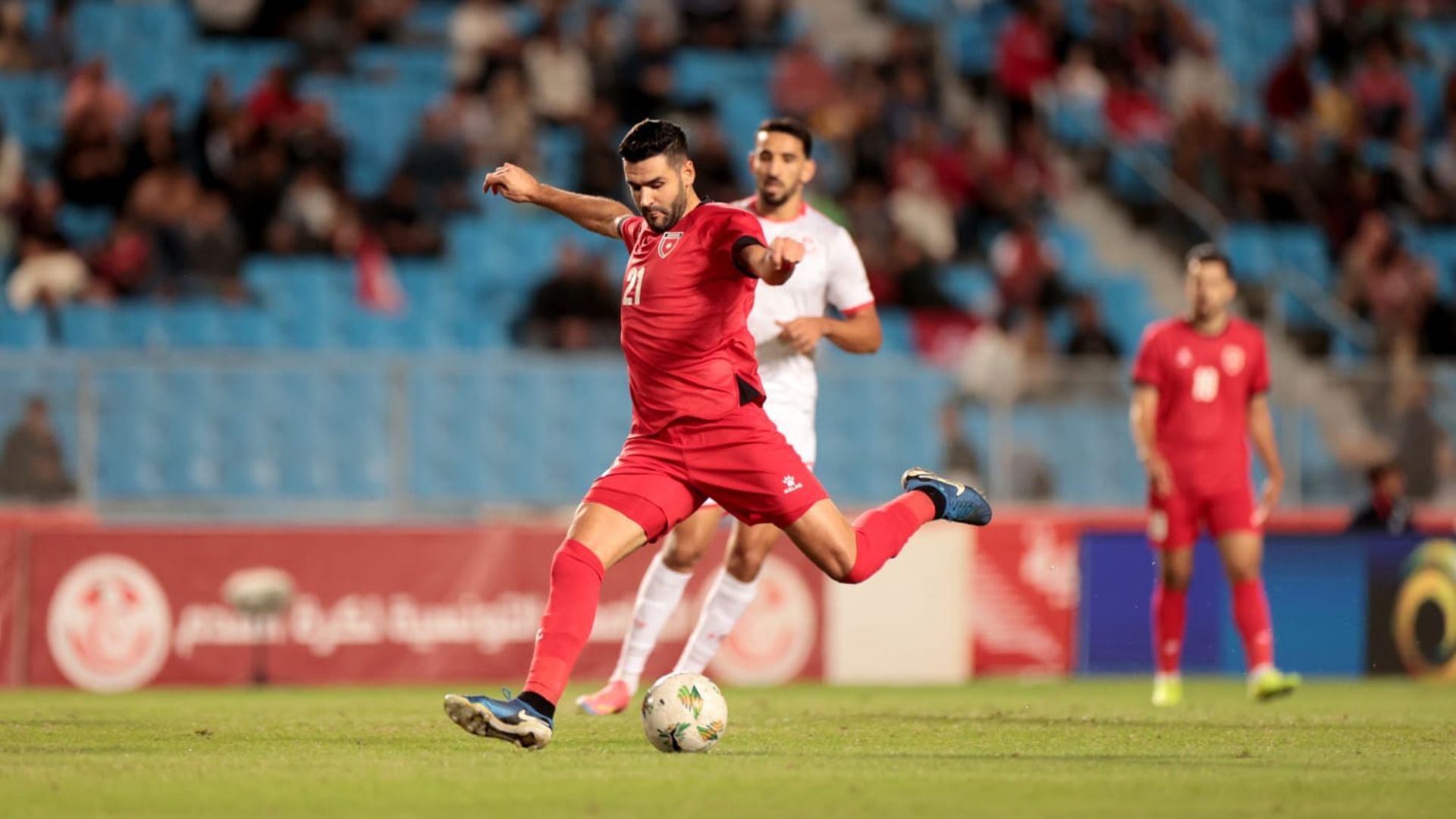 النشامى يلتقي نظيره منتخب مالي الثلاثاء