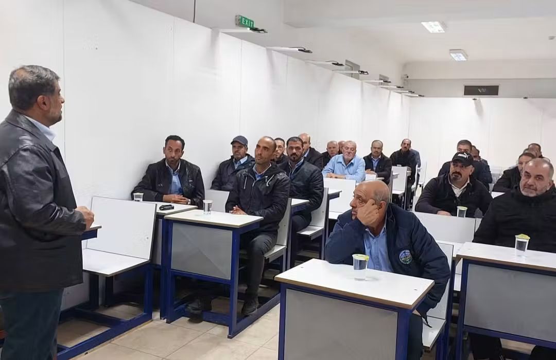 جامعة الزرقاء تنفّذ برنامجًا توعويًا لموظفي الأمن الجامعي