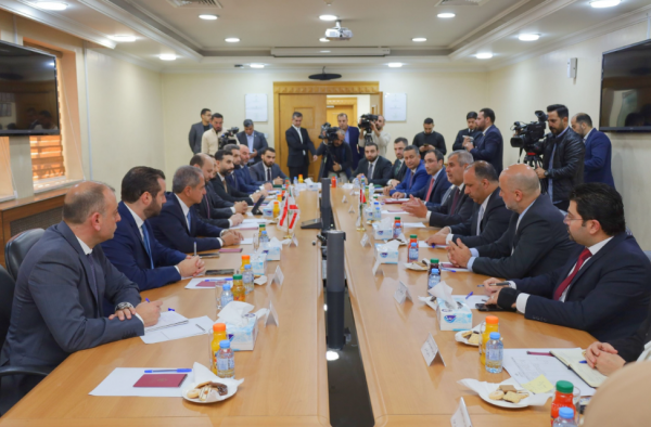 اجتماع أردني سوري لبناني لبحث مشاريع الكهرباء والغاز