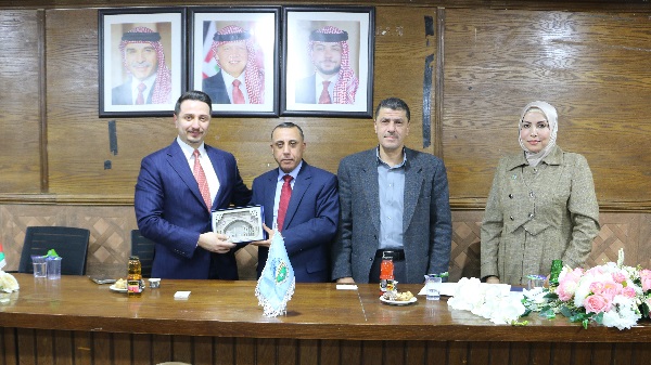 جامعة الزرقاء تنظم جلسة حول دور اللغة العربية في إثراء المحتوى الإعلامي