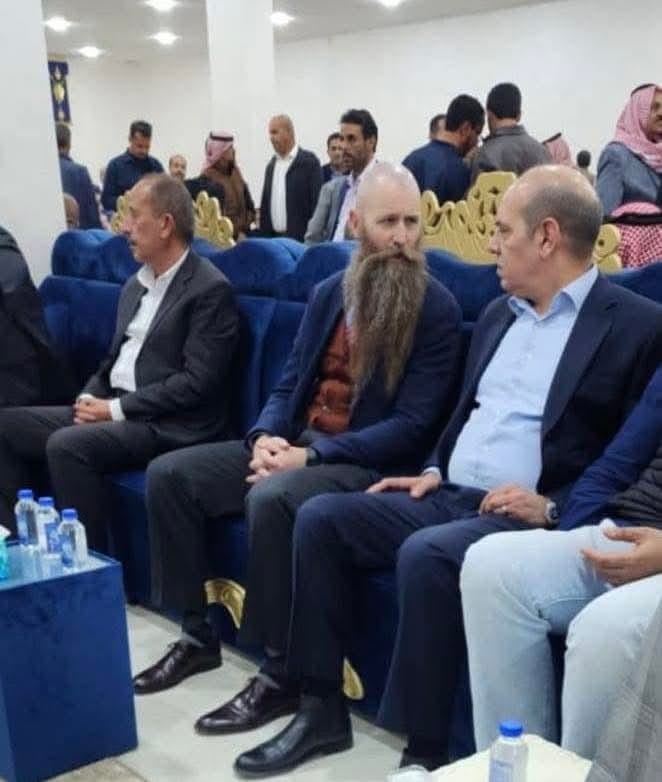 سفير الولايات المتحدة يزور بيت عزاء جمال الخريشا ويقدّم التعازي