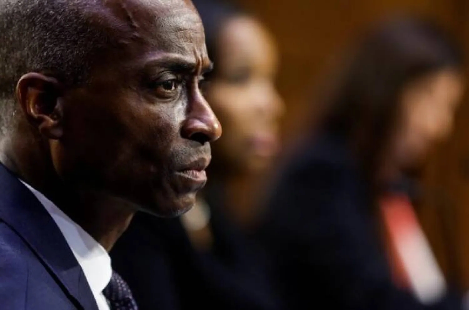 نائب رئيس «الفيدرالي»: أسهم الذكاء الاصطناعي لن تكرر فقاعة الإنترنت