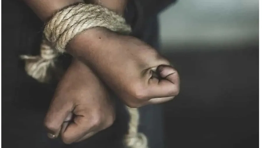 سيدة تدعي اختطافها بسبب خلافات في العمل