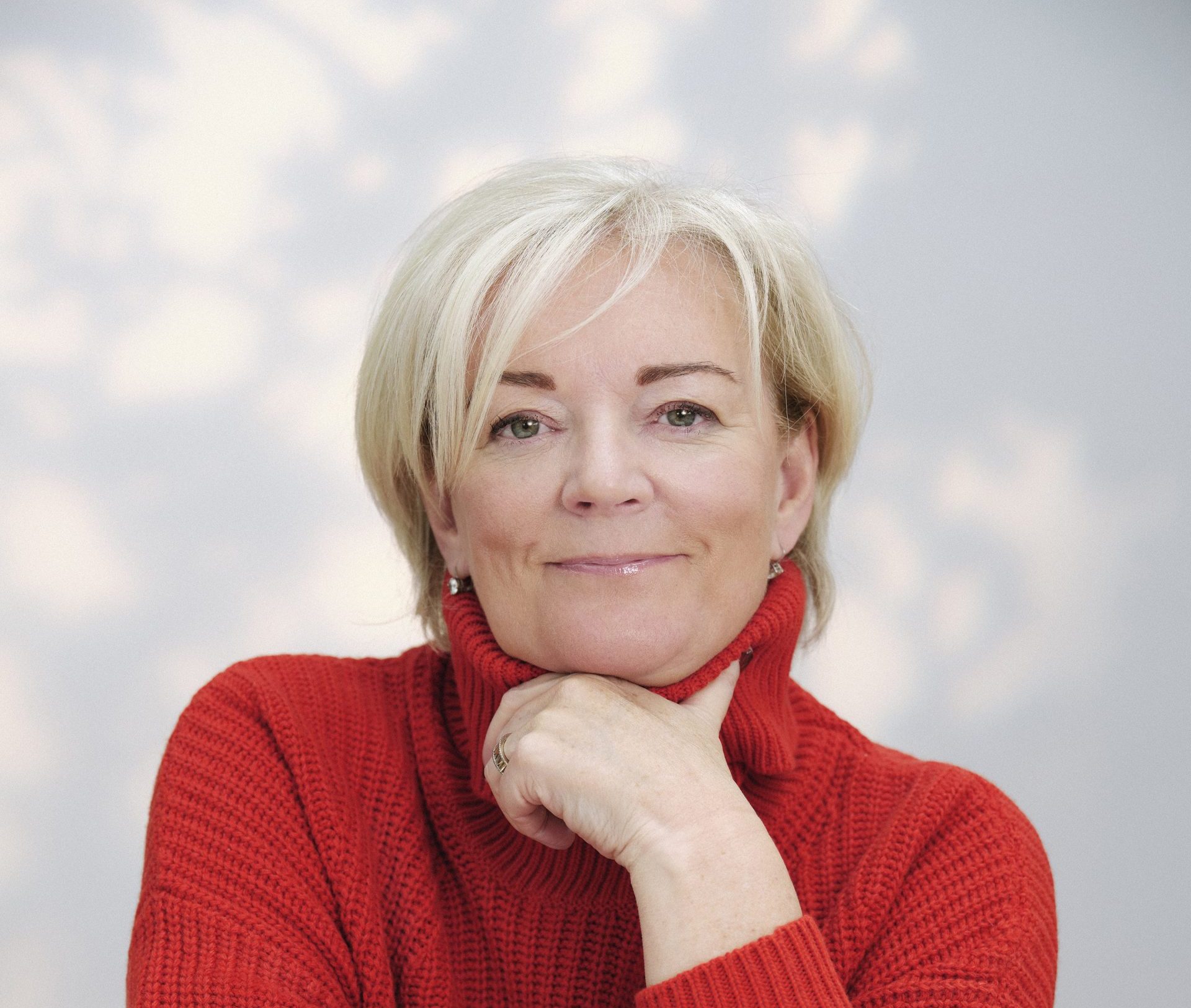 بدأت العمل في سن الـ11 وأصبحت مليونيرة.. رحلة جو مالون من الفقر إلى العالمية!