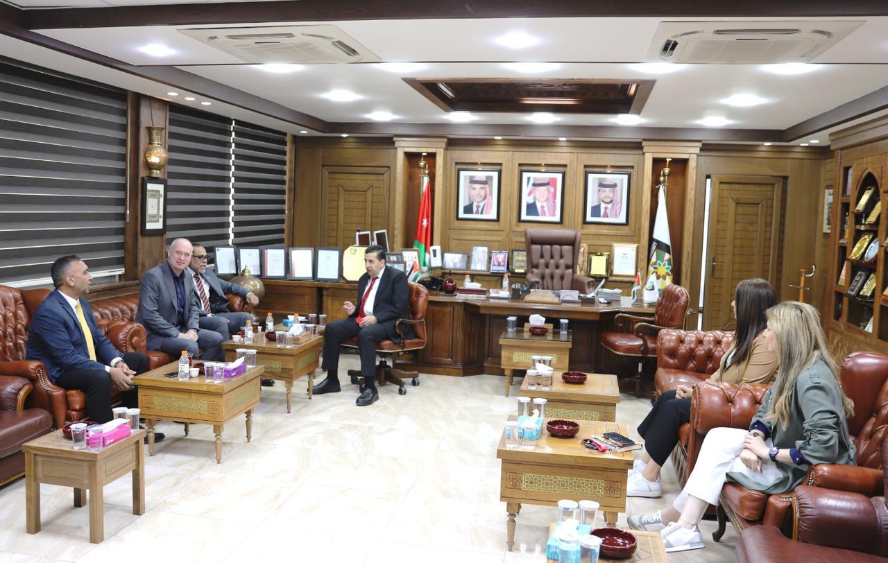 العجلوني يستقبل وفد من الوكالة الألمانية للتعاون الدولي (GIZ)