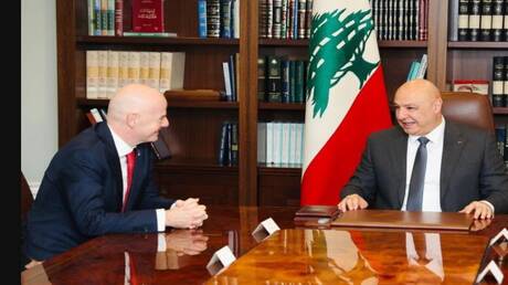 انتقادات واسعة لمنح رئيس الفيفا جياني إنفانتينو الجنسية اللبنانية