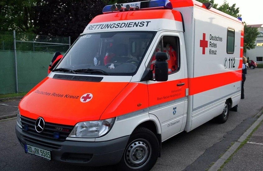 إصابة 66 طفلا في حادث تصادم حافلة مدرسية بسيارة خاصة في ألمانيا