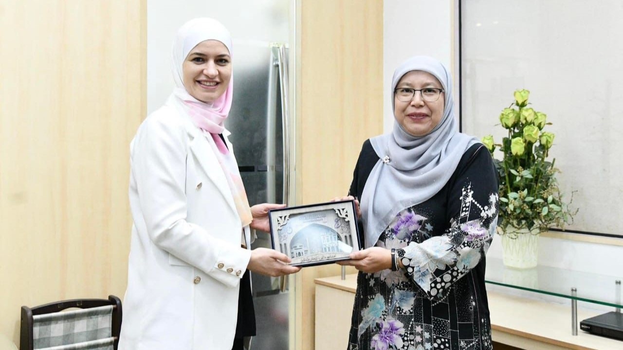 مشاركة مميزة وفاعلة لجامعة الزرقاء في مؤتمر ICOPS 2025